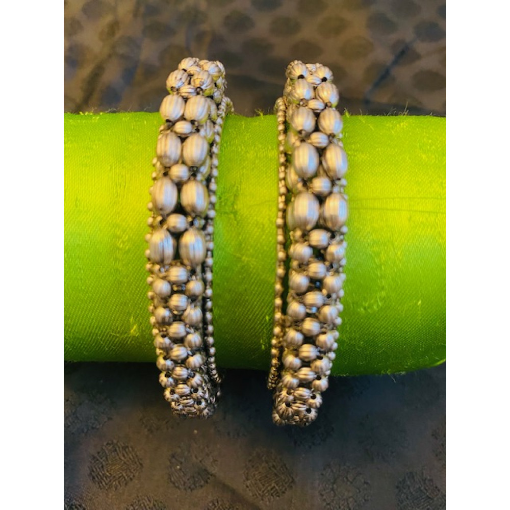 CBO6 - Oxidized beads bangles (size 2.6)