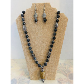 CBHJ35 Grey beads with buddha stone pendant